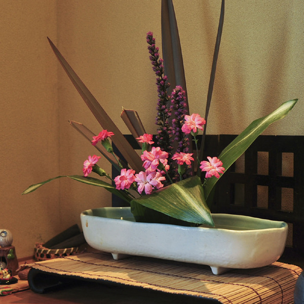 「お花活け」も若女将のお仕事です