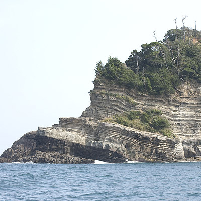 「香住海岸のジオパーク」の一例（層状岩）