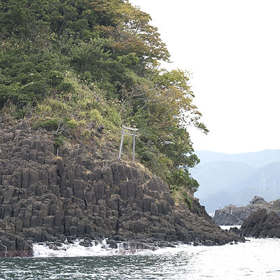 「香住海岸のジオパーク」の一例（隆起岩）
