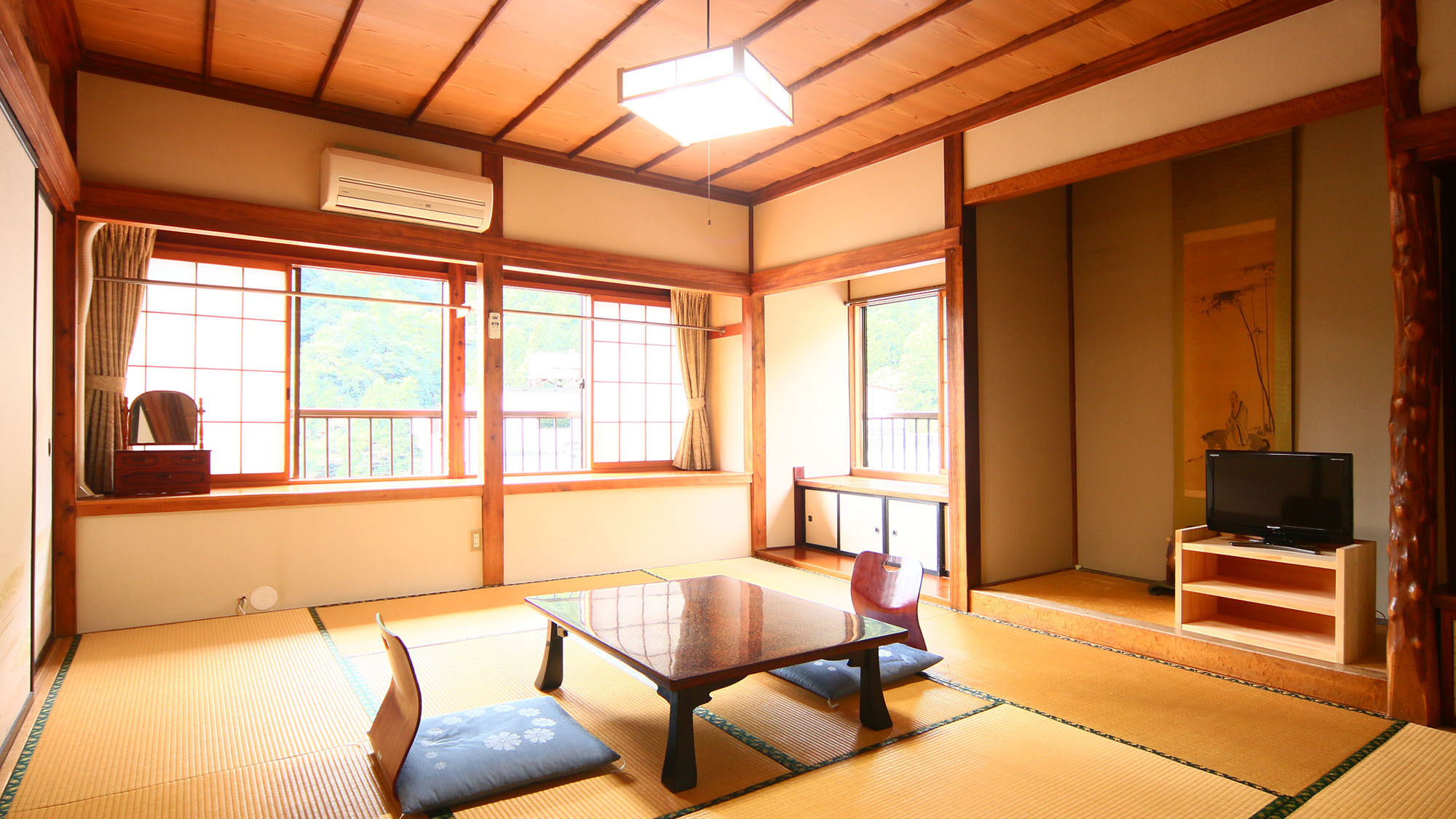 客室お1人様和室ゆっくりと寛げる日本間。ふすまで仕切られております