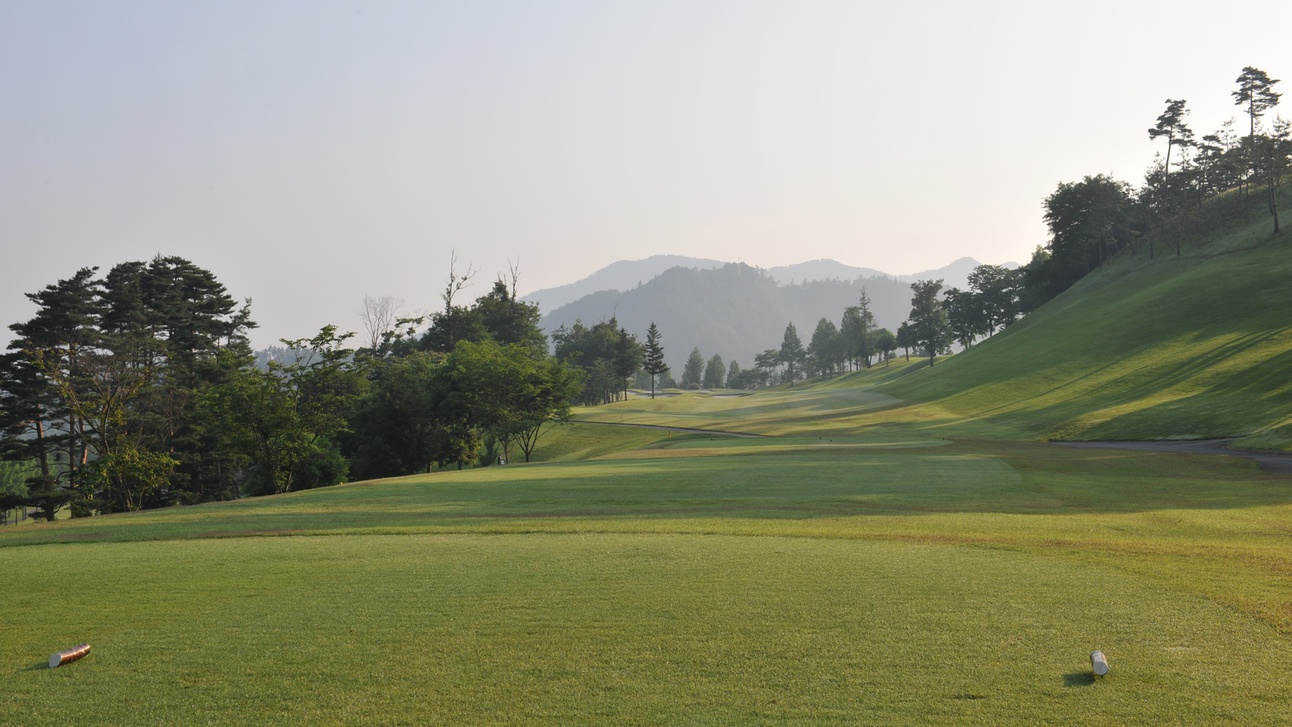 *自然の山並みを利用したゴルフコースは訪れる度に新鮮さを感じられます。