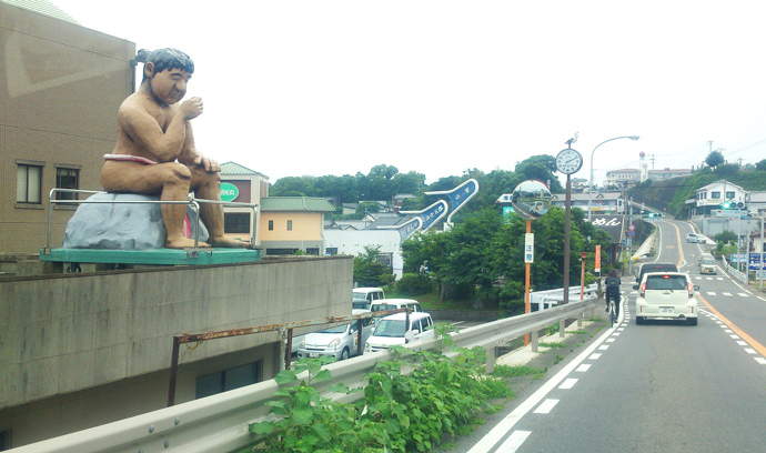 みそ五郎の居る南島原市役所（島原方向→;口之津方面へ向かう写真）