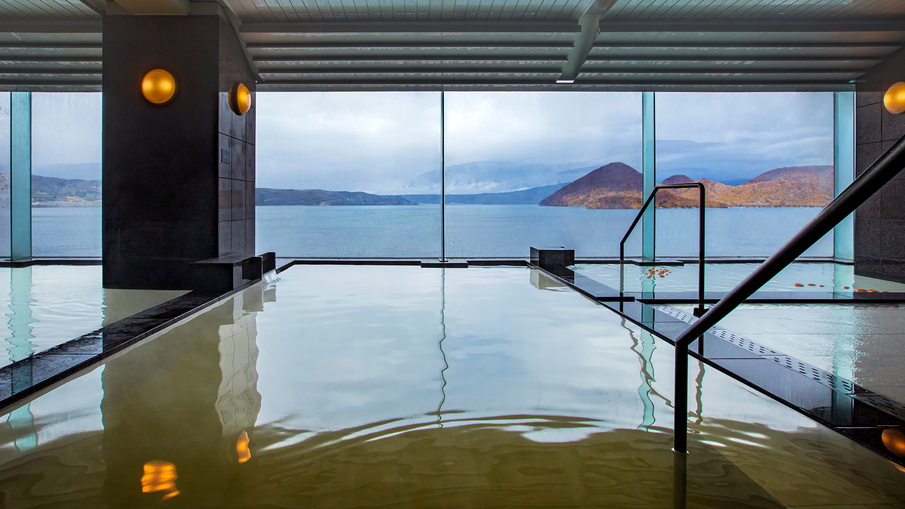 【大浴場】中島、羊蹄山、洞爺湖を一望できる絶景の大浴場