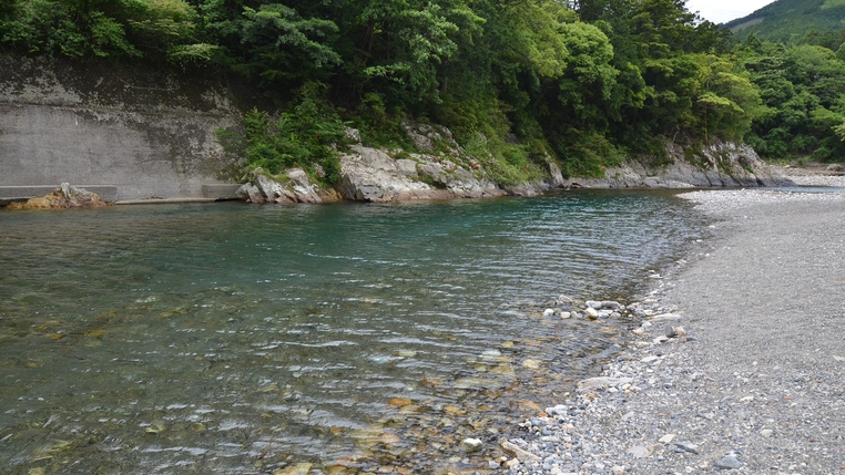 *銚子川で川遊びができます