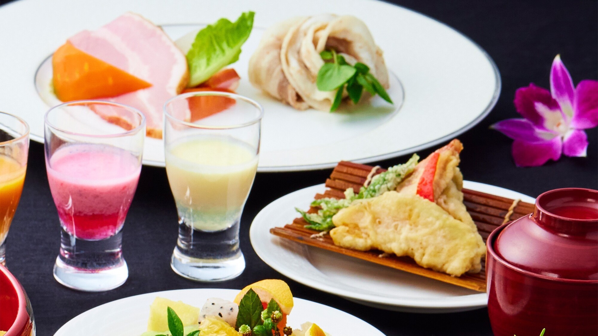 沖縄の豊かな食材と郷土料理など、日替わりで登場する多彩なメニュー