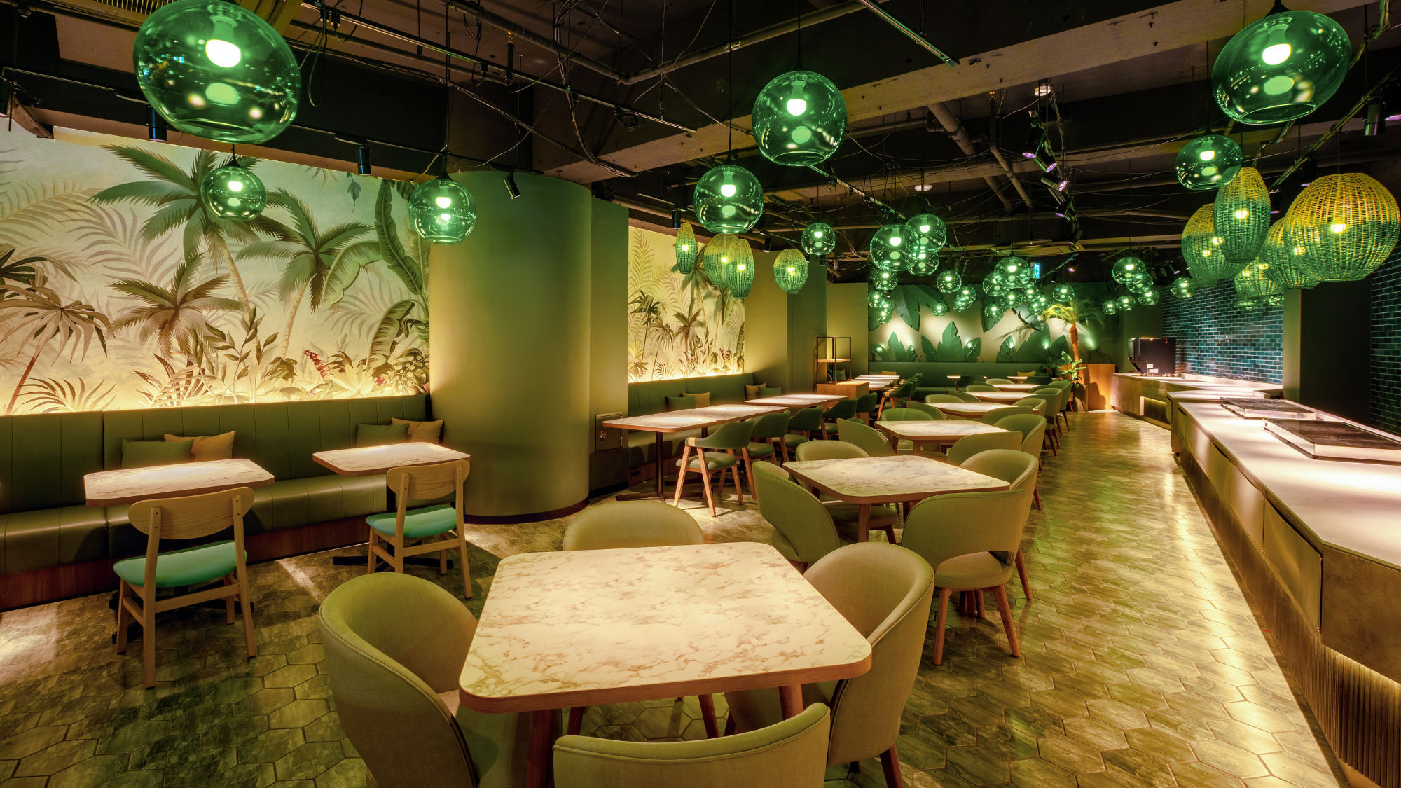 【ＳＥＳＳＩＯＮＬＯＵＮＧＥ】セルフのドリンクカウンターでお飲み物が愉しめる１Ｆシェアスペース