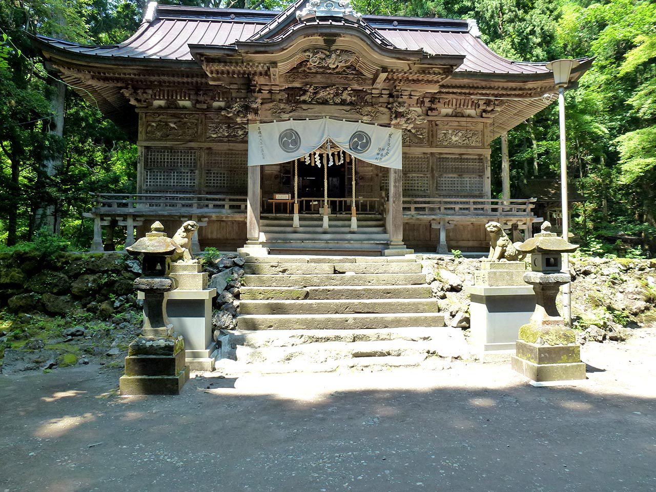十和田神社本殿
