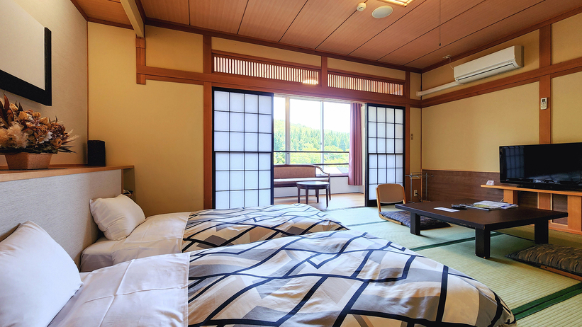 #和風ツイン和室１０畳+広縁付です♪３名様からはお布団を用意いたします。 