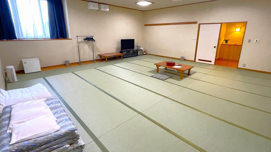 和室28畳合宿等にもおすすめな広々とした28畳の大部屋です。