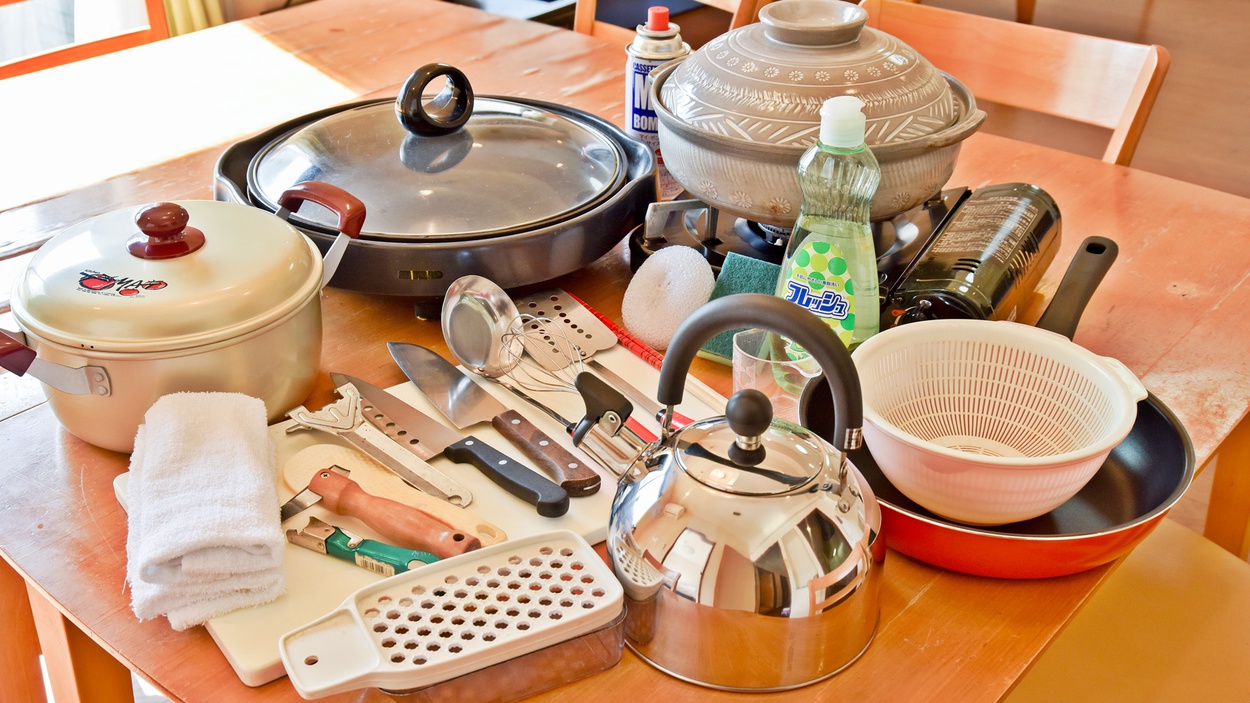 *【本館/キッチン用品】フライパンやお鍋など、キッチン用品を数多く揃えております。