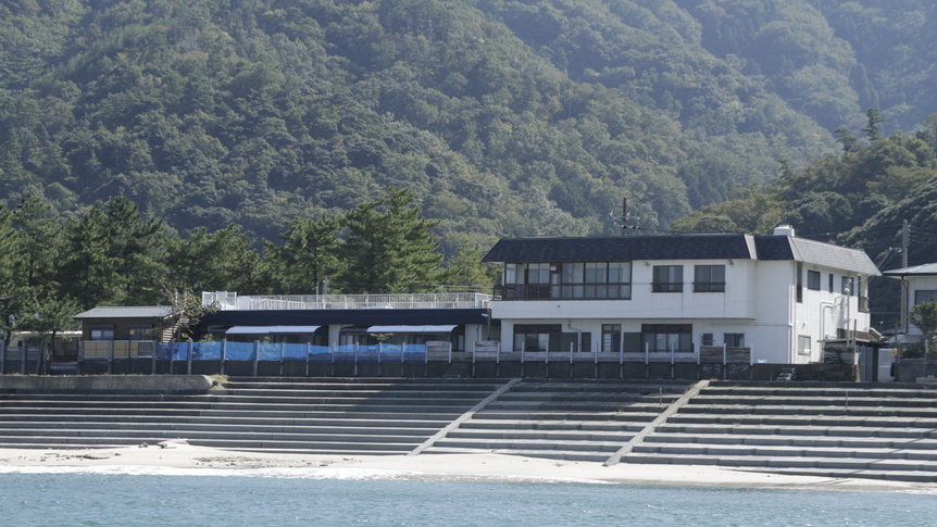 民宿長谷は海からすぐ近くにあります！