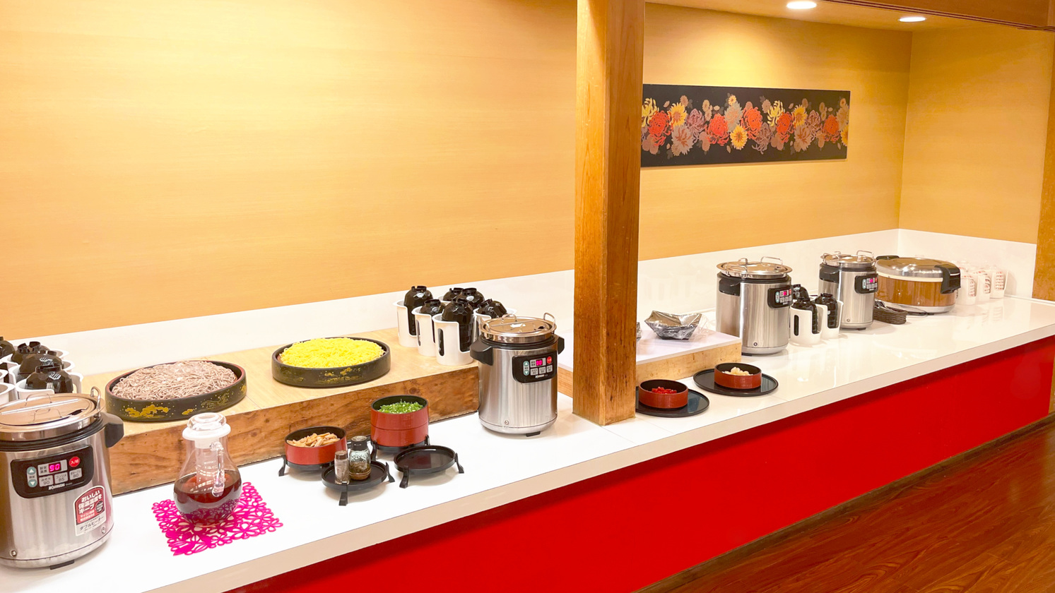 ご飯・味噌汁、麺コーナー