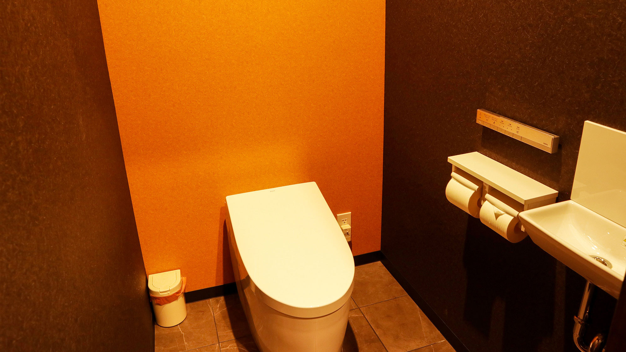 ・Kitzubuhel (301) Bathroom 客室のトイレは温水洗浄便座完備
