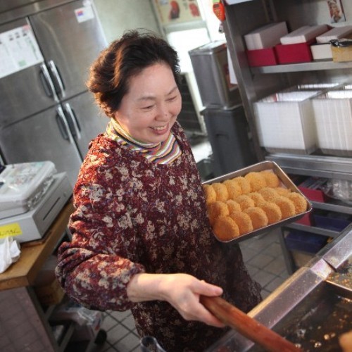 コロッケが地元で大人気の平岡精肉店