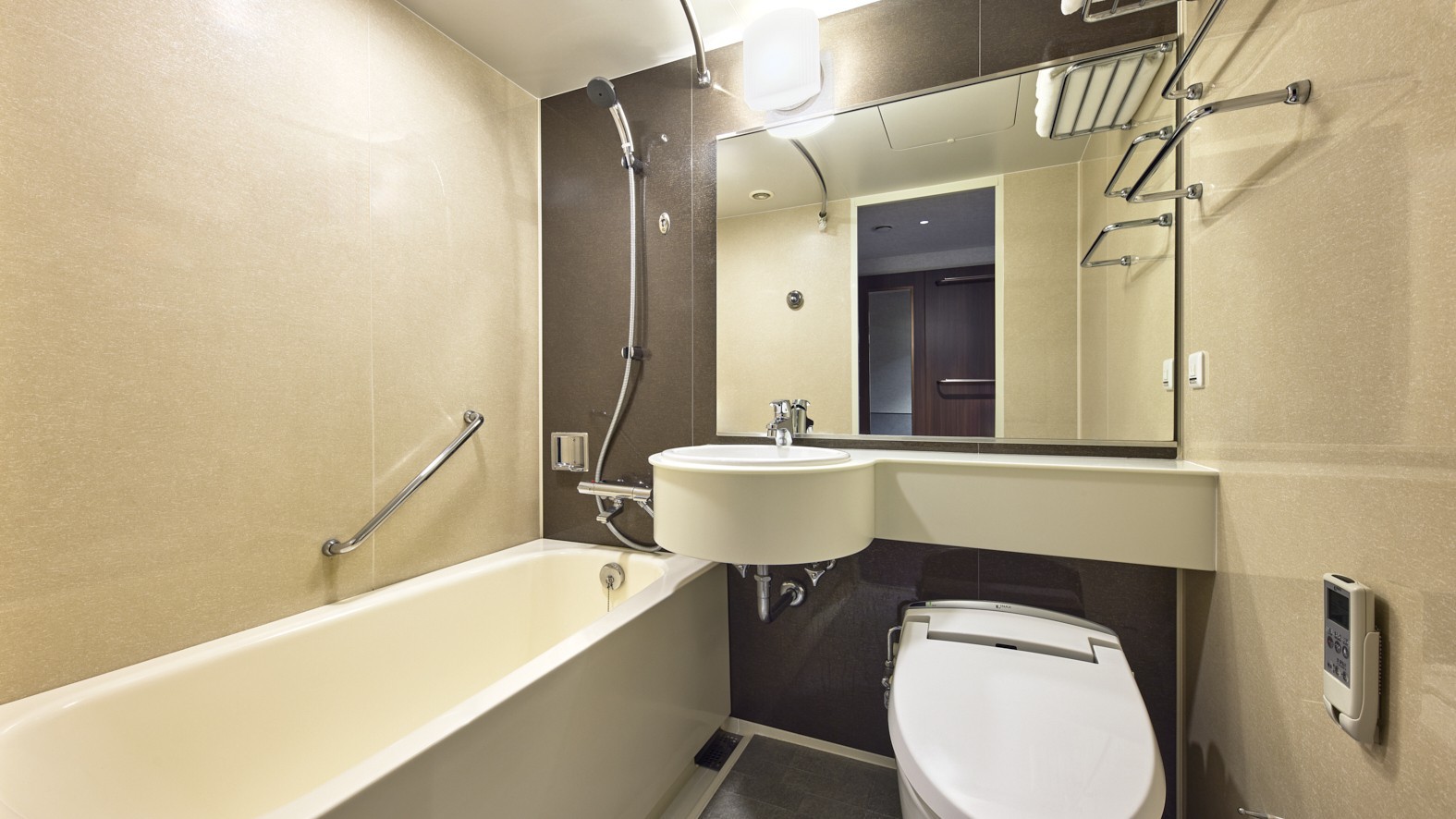 【バスルーム】清潔感のあるシックな内装