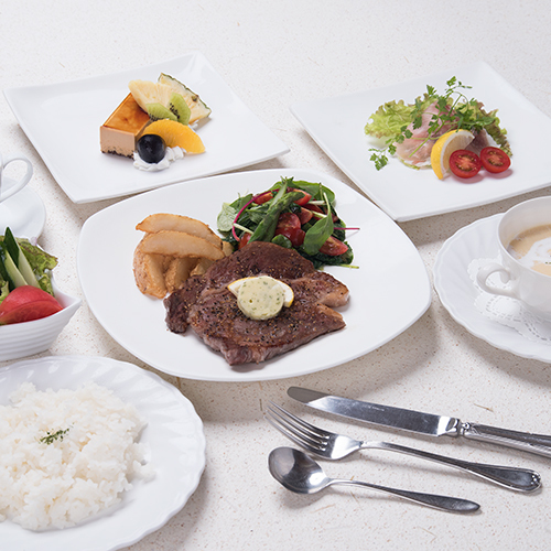 【レストラン】洋食ディナーステーキ