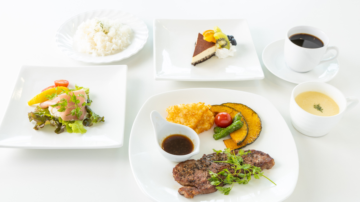 【レストラン】洋食ディナー牛ステーキ