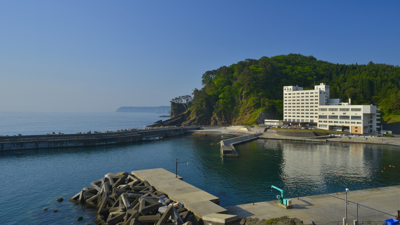 外観写真（対岸の県道より）