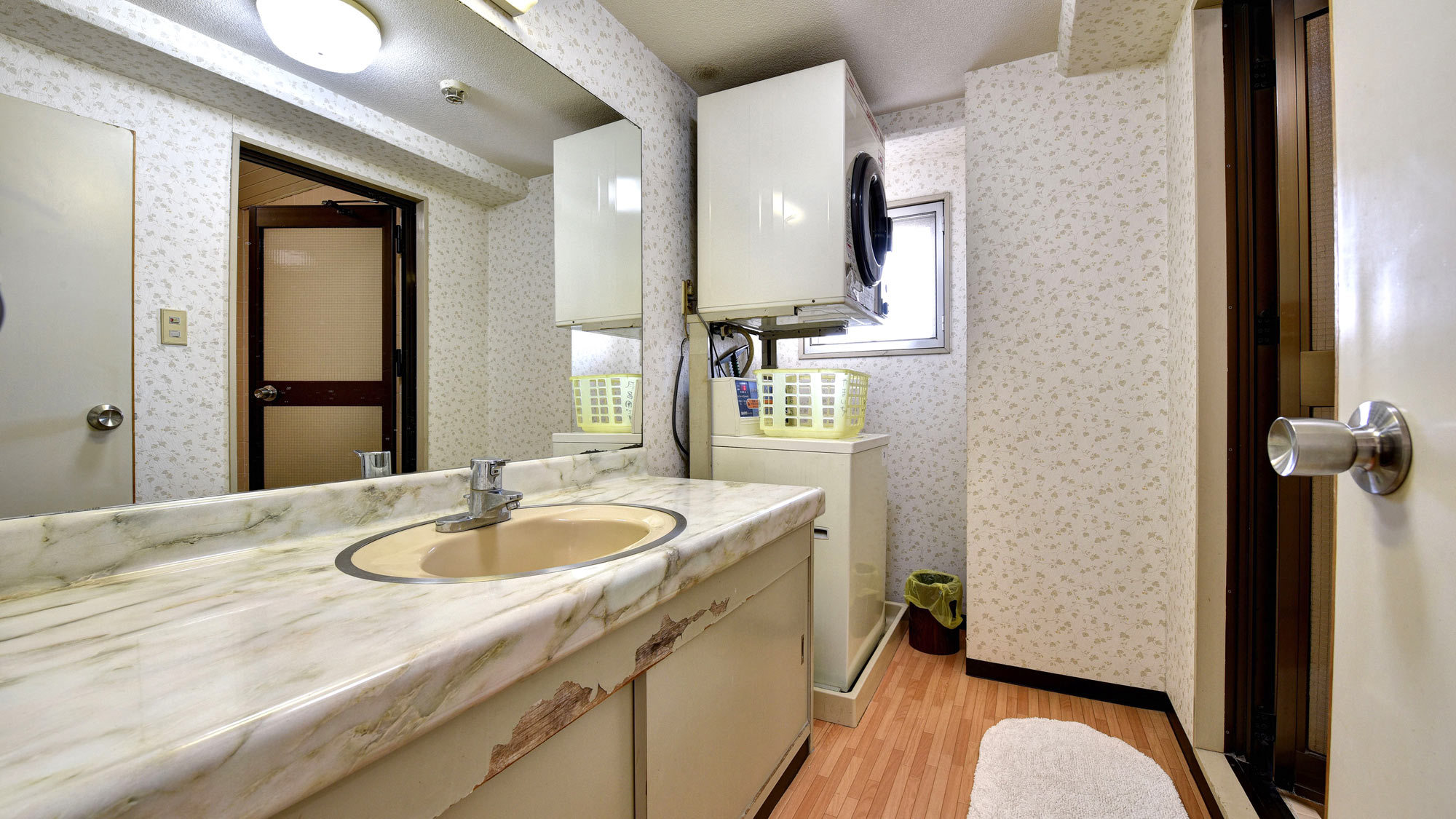 *客室一例／洗濯&乾燥機、広い洗面所が付いたお部屋タイプもございます。