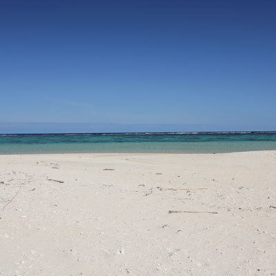 吉原の海真っ白な砂浜