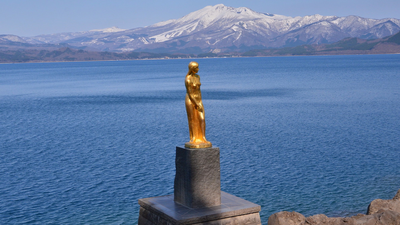 田沢湖たつこ像