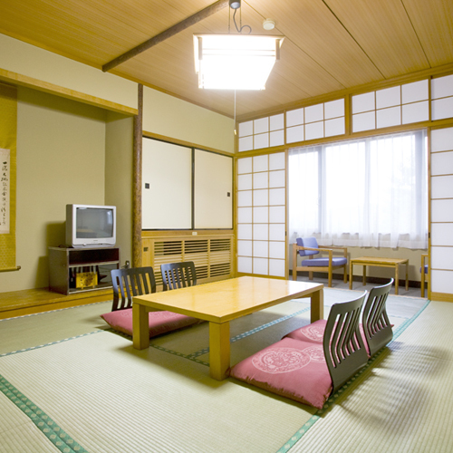 *【客室例/和室】畳のお部屋でのんびりお寛ぎ下さい。