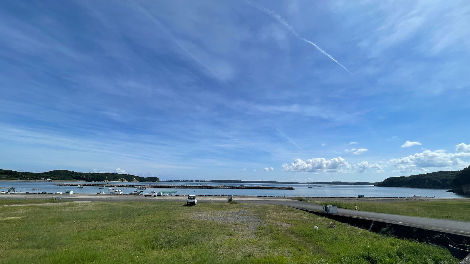 宿前に広がる的矢湾