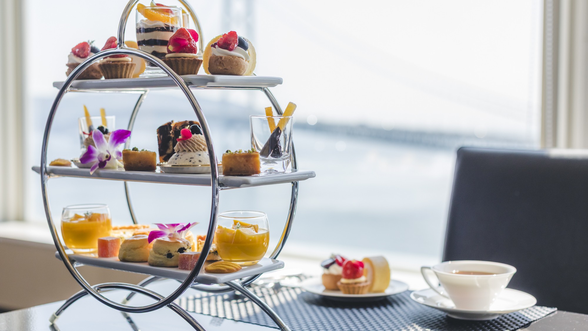 本館最上階-ダイニング&バー「キーウエスト」-