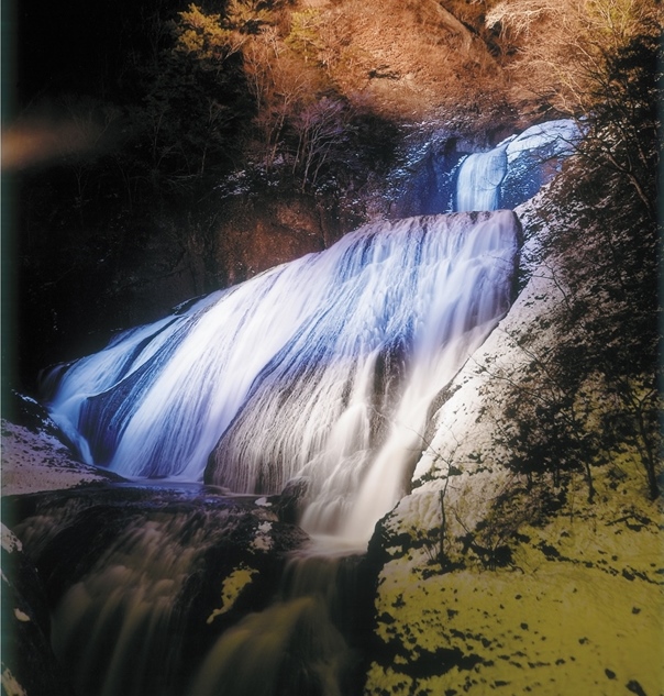 袋田の滝（ライトアップ）イメージ