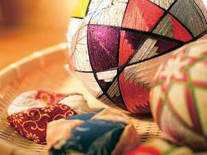 昔懐かしい調度品の数々が飾られた落ち着ける館内