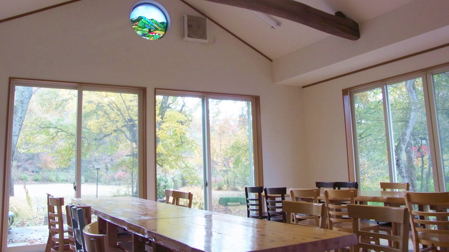 *お食事は2012年に改装した木造洋風の食堂にてご用意します