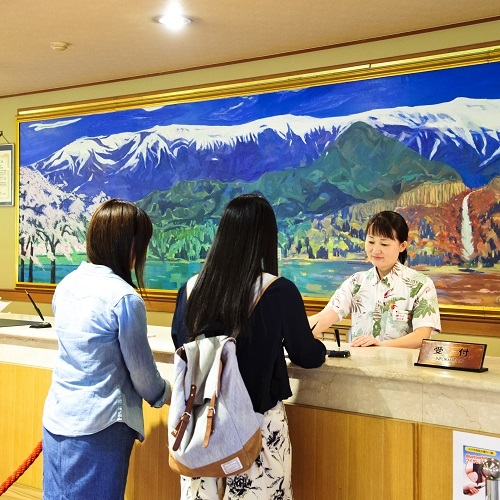 華乃湯フロントカウンター