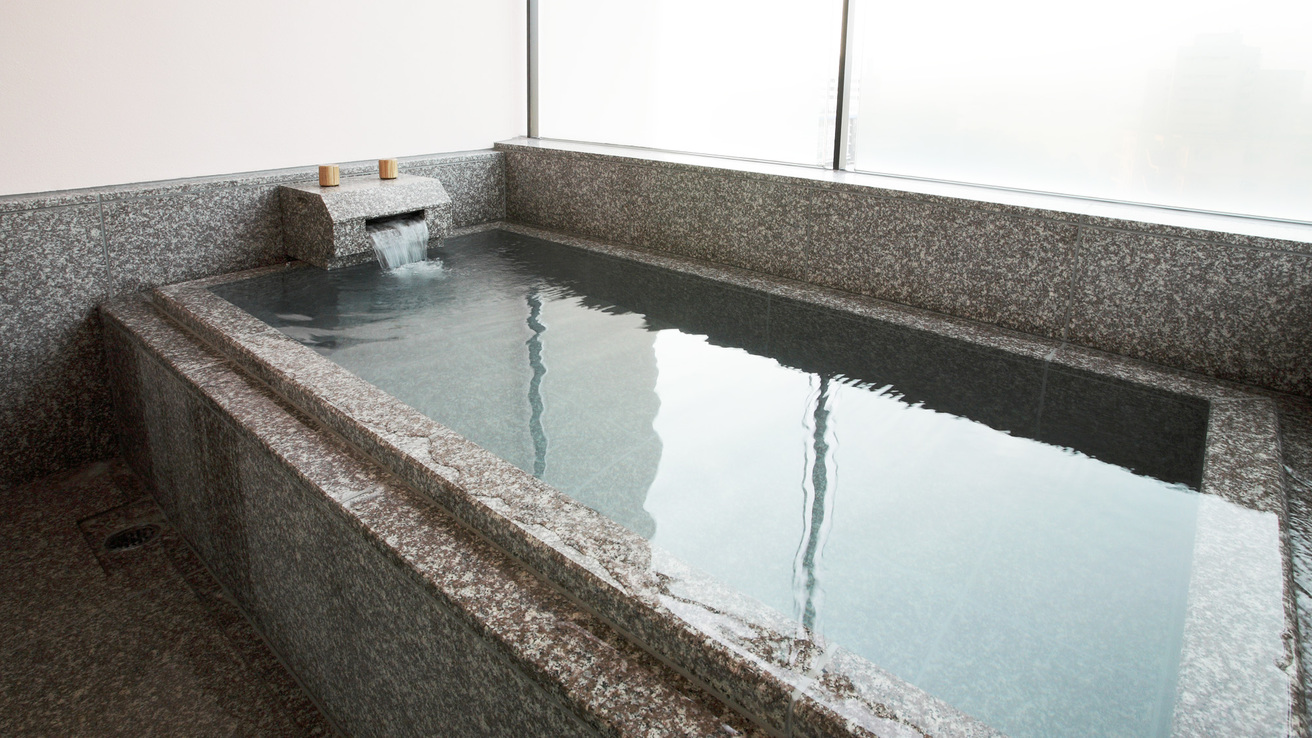 *<スイートルーム-露天風呂>美肌の湯としても有名な白浜温泉のお湯。