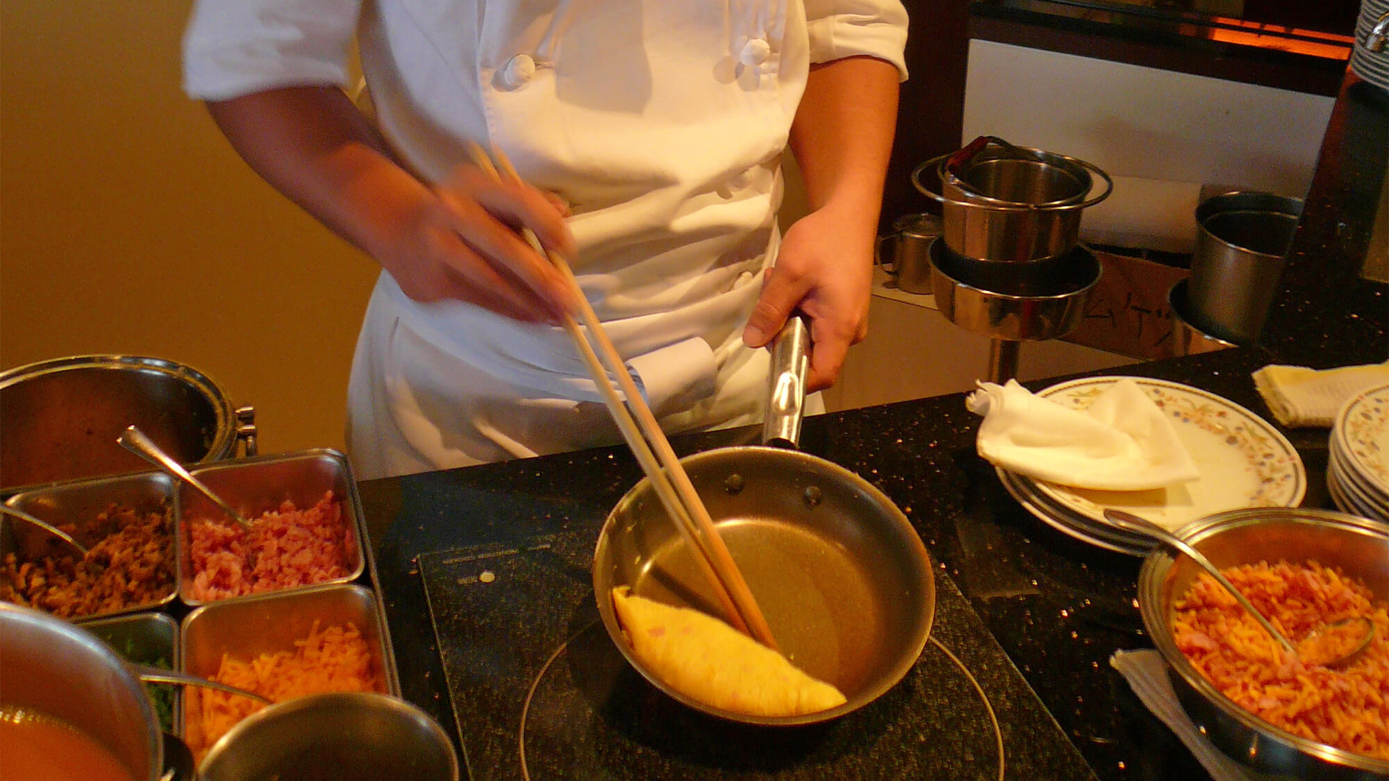 THE DINING 暖琉満菜【朝食】シェフが作るアツアツのオムレツが人気です♪