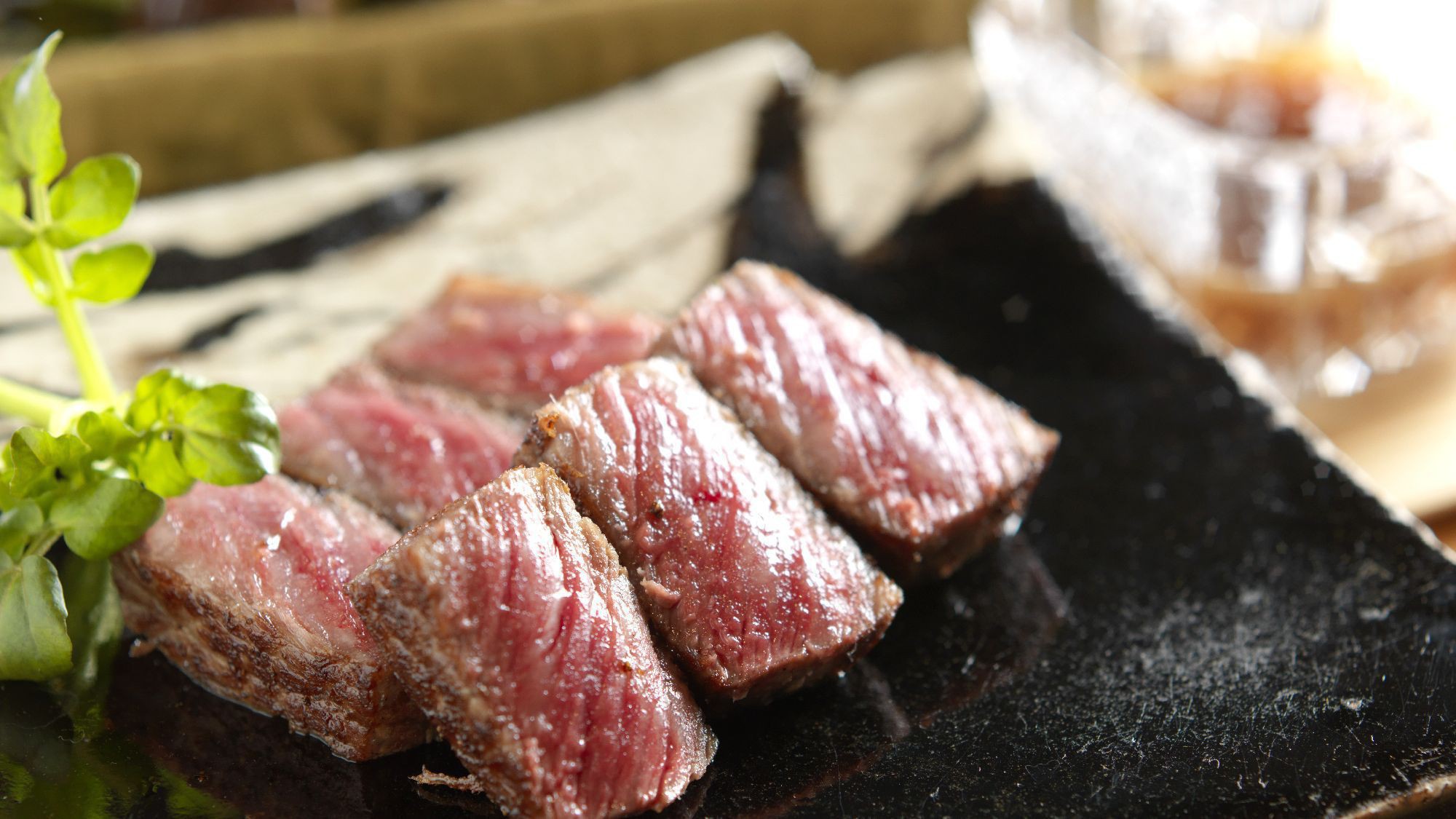 ご夕食／特別会席「鉄板焼会席」新鮮な魚介・肉・野菜を目の前で調理（ある日の一例) 