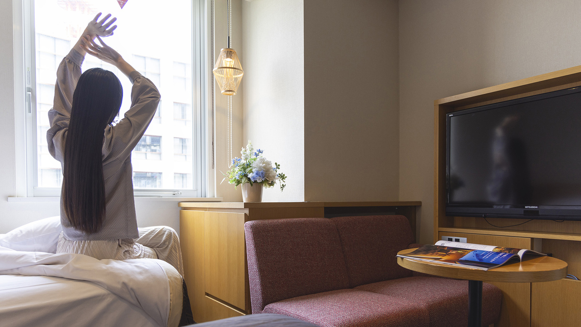 【レディースルーム】朝の身支度もゆったりと…;ソファ付きでメイクにも便利