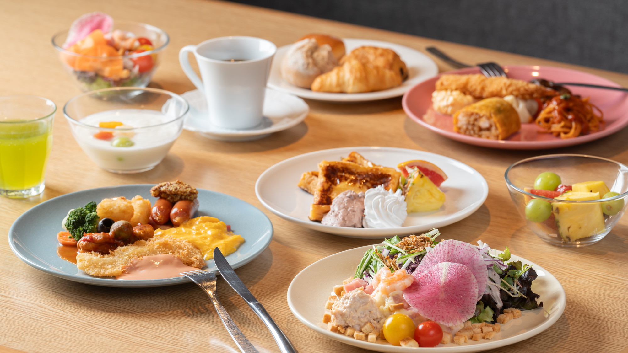 4月2日より朝食をリニューアル。ライブ感も楽しい”;鉄板“;名古屋めしを洋風アレンジで！