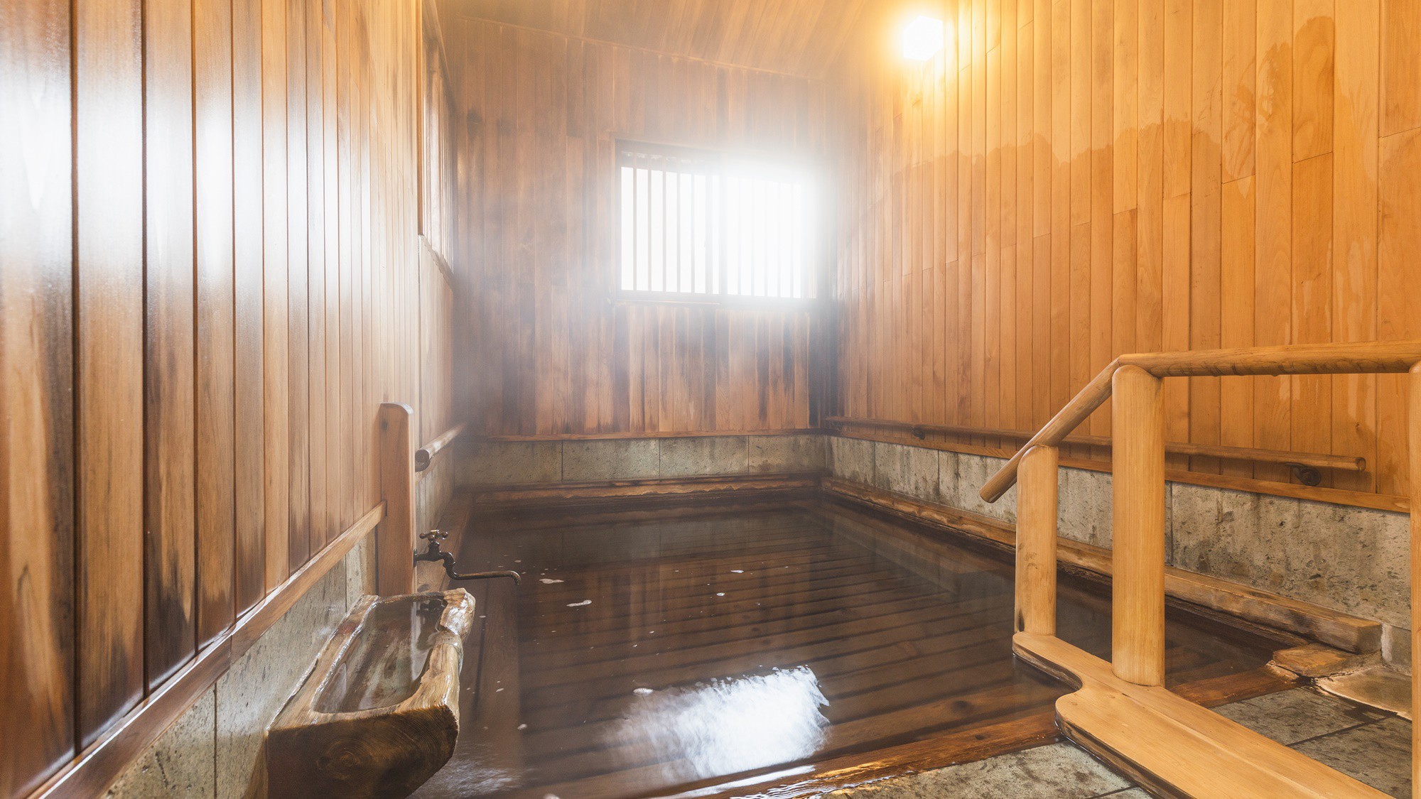 【貸切風呂】日本でもごく限られた数しかない、パイプを通さない“;源泉湧き流し”;の湯をご堪能ください。