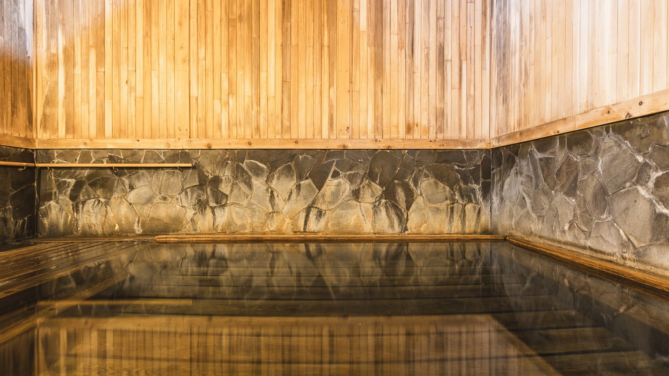 【大浴場】「泉響の湯」約千年前に湯治場として愛されてきた風情ある極上のやさしい湯でゆっくり。