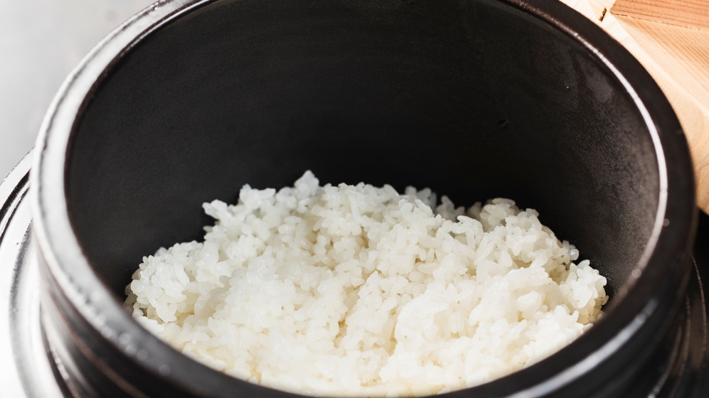 【ご夕食一例】「天寿米 土釜炊き」八甲田山系の雪水で育った契約農家オリジナル米を出来立てそのままで。