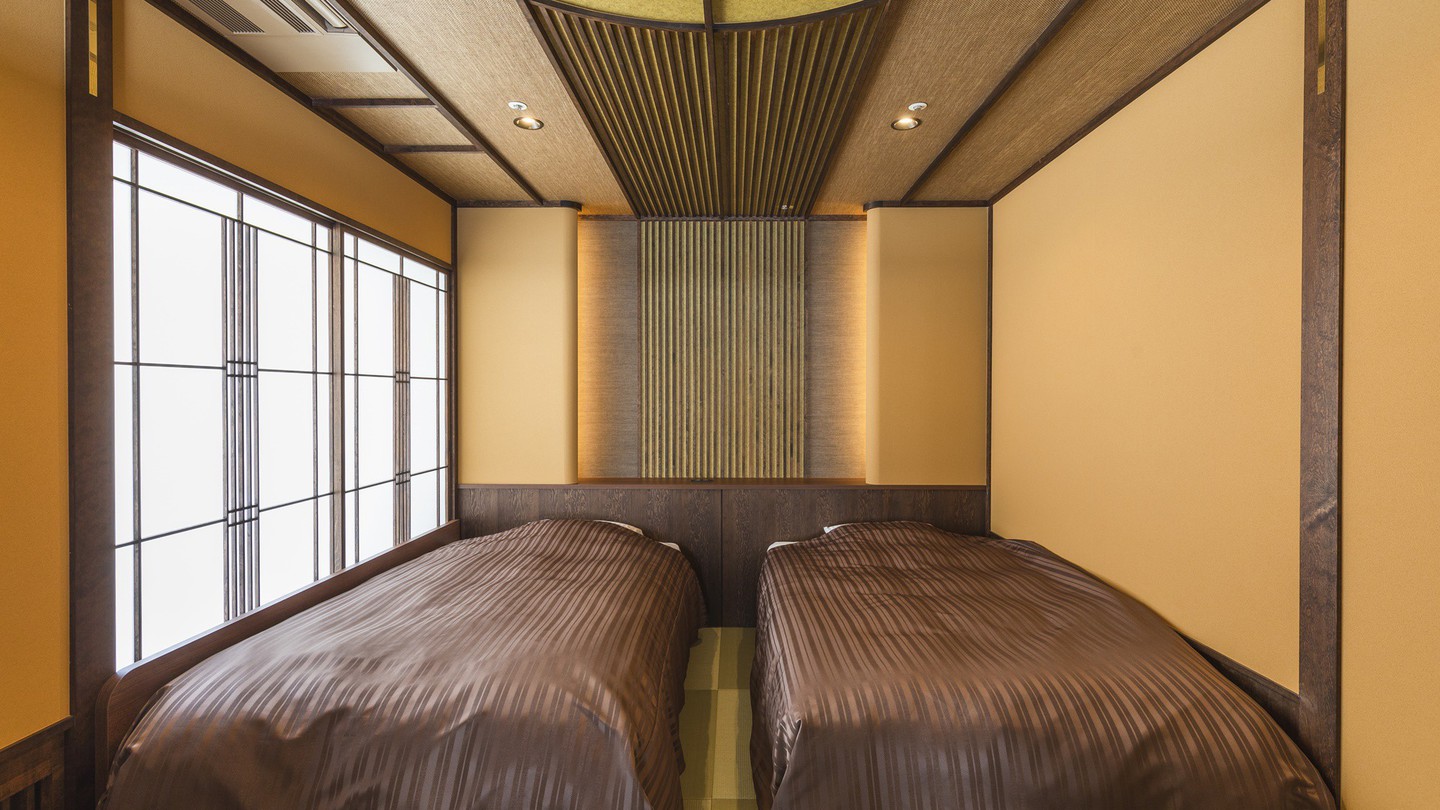 【特別室「鶴寛(かくかん)」】こだわり抜いた上質な空間でワンランク上のお寛ぎをお楽しみください。