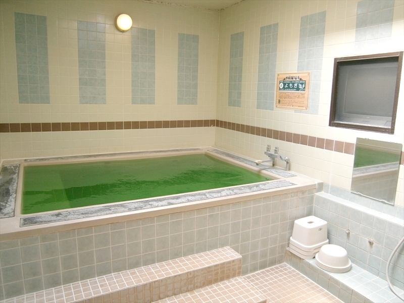 ３階大浴場浴槽・テレビ