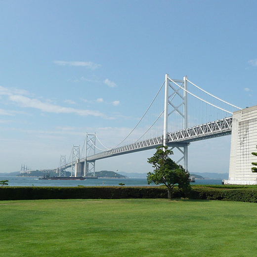 瀬戸大橋の絶景ビューポイント【瀬戸大橋記念公園】までは車で約20分