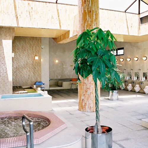 【温泉健康浴場】当館のお湯は毘沙門鉱泉という天然温泉を加温して利用しています。