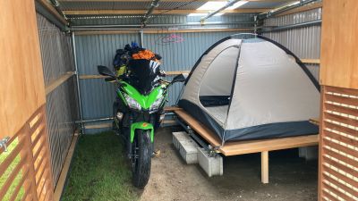バイクガレージ泊