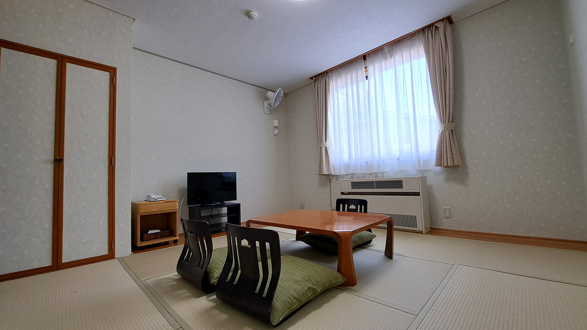 西館1階和室