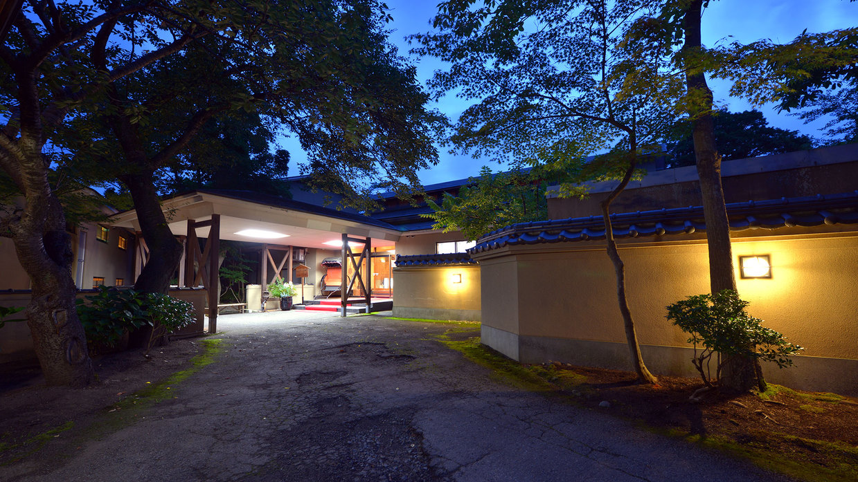 外観（夜）