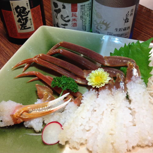 蟹刺しと地元日本酒