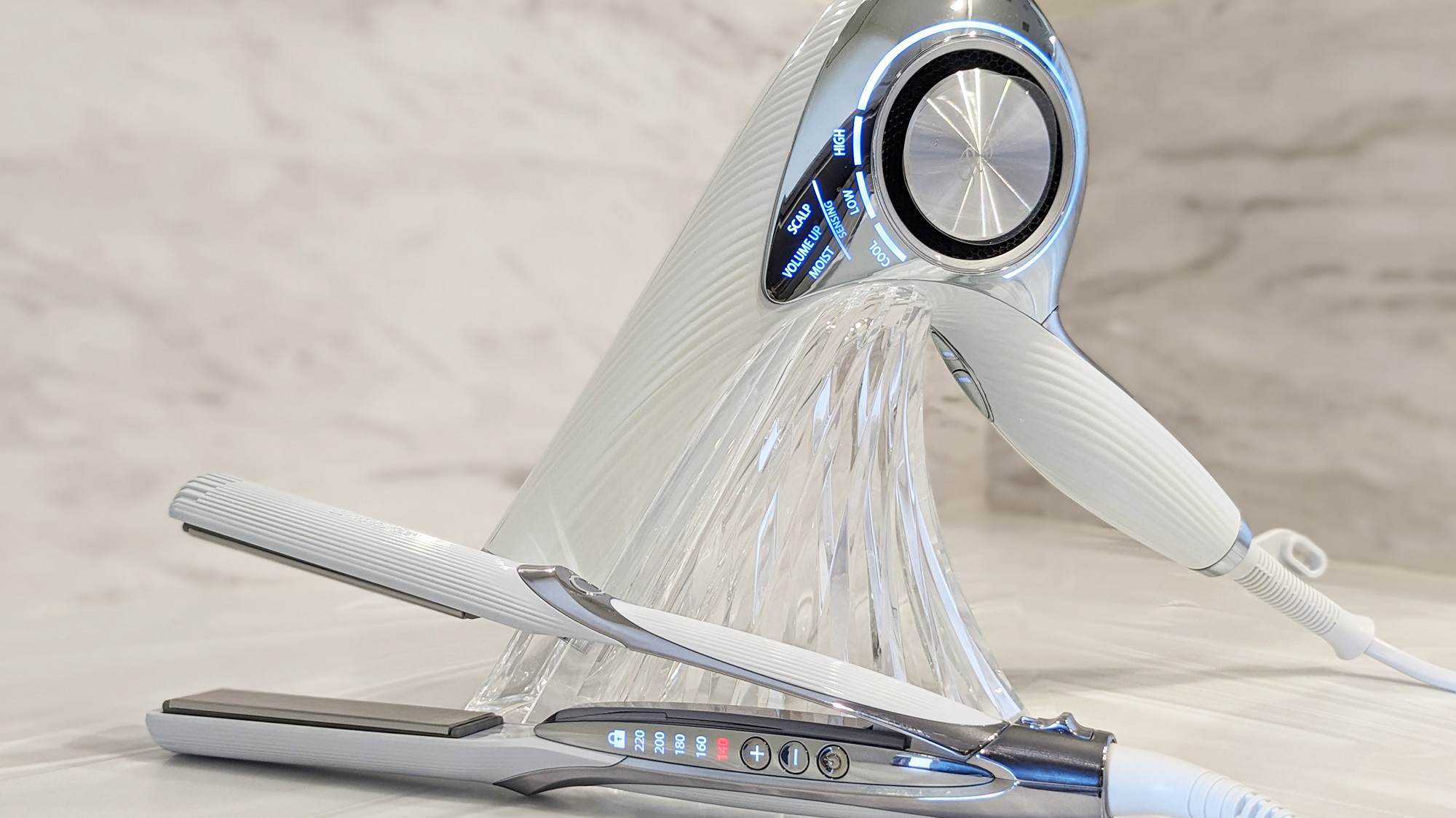 お部屋限定！「リファ」ドライヤー&ヘアアイロン完備