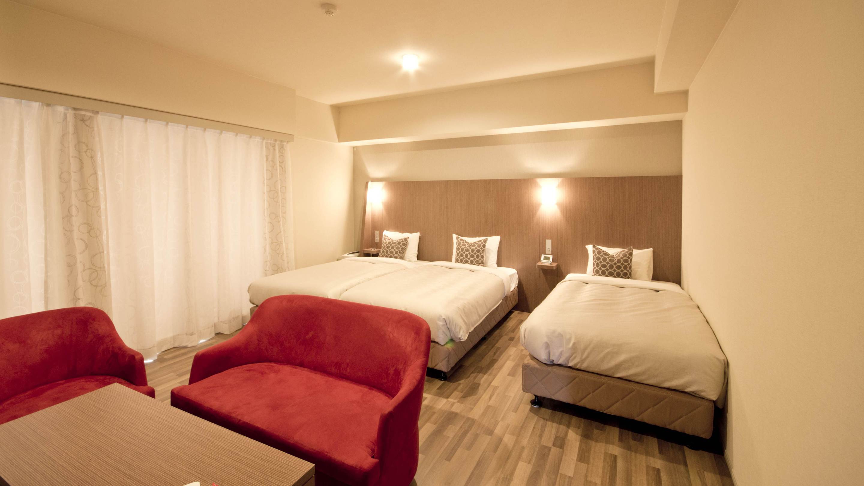 【トリプル】30㎡  100cm幅ベッドバルコニーを備え女子旅・卒業旅行にもおすすめ